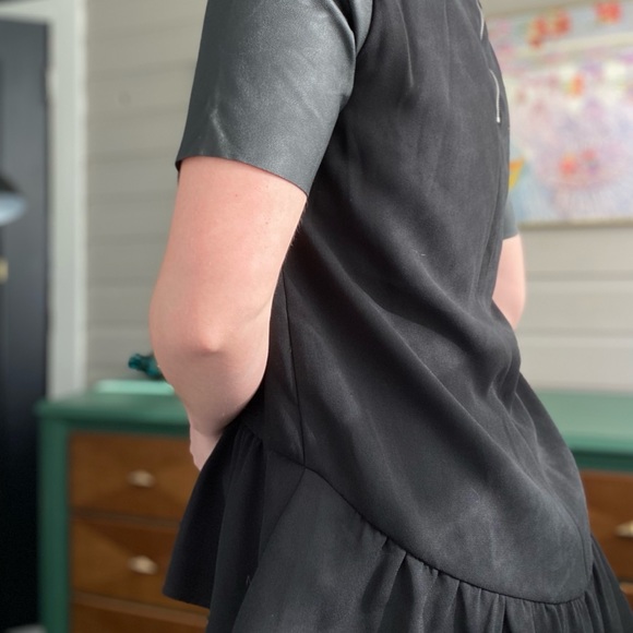 H&M black peplum top - Picture 2 of 2